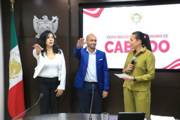 La Alcaldesa de La Paz @quirogamilena_ fue la encargada de tomar protesta a los nuevos titulares de OOMSAPAS, Ingeniera Zulema Guadalupe Lazos Ramírez, quien es la segunda mujer en dirigir a esta dependencia
